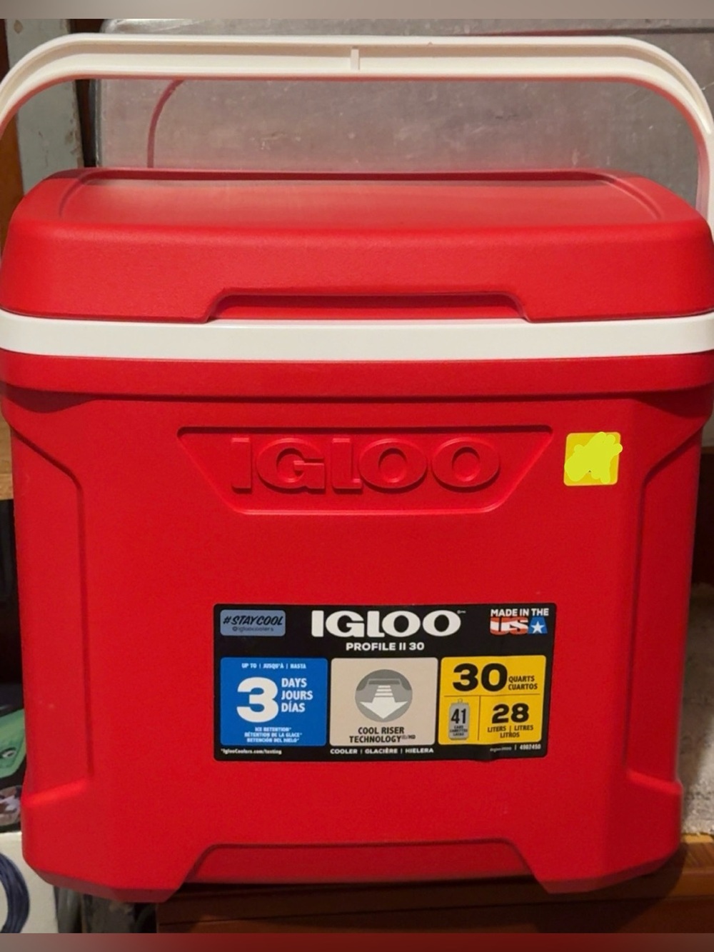 NWT IGLOO PROFILE II 30/30 QUARTS/28 LITERS/HOLDS 41 CANS RED OR GREEN